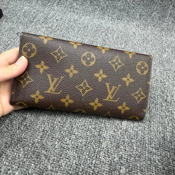 Louis Vuitton Josephine Leather Wallet 385-010725 - Picture 4 of 15